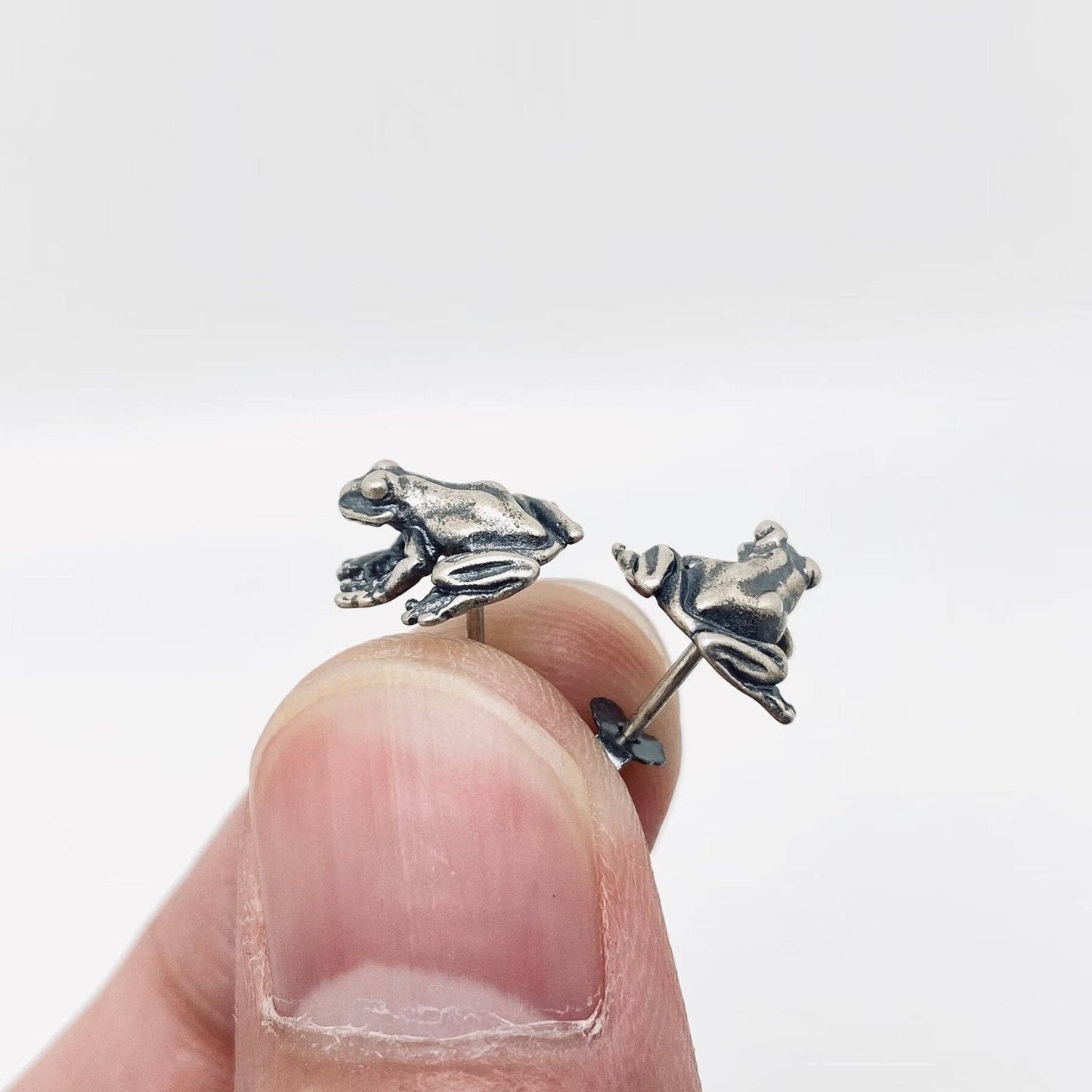 S925 Sterling Silver Vintage Frog Ear Studs: 1 pair
