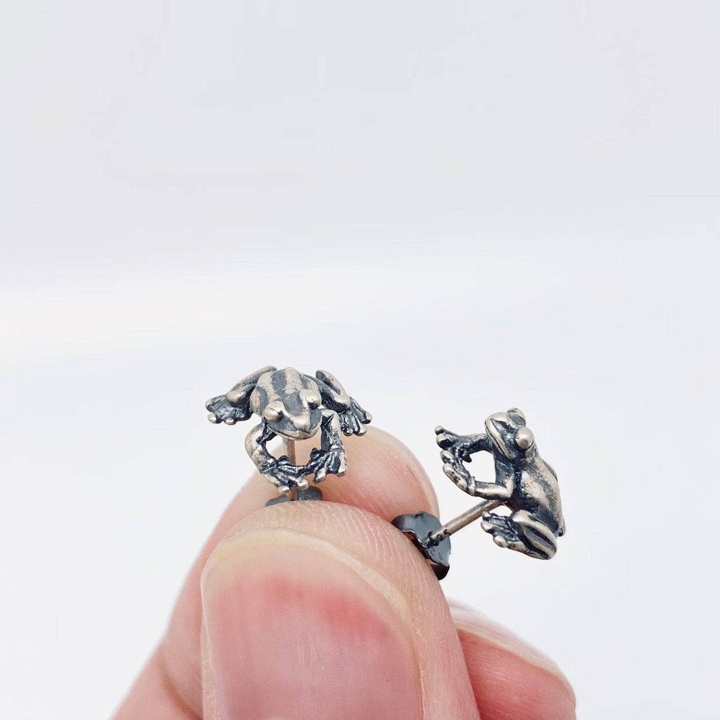 S925 Sterling Silver Vintage Frog Ear Studs: 1 pair