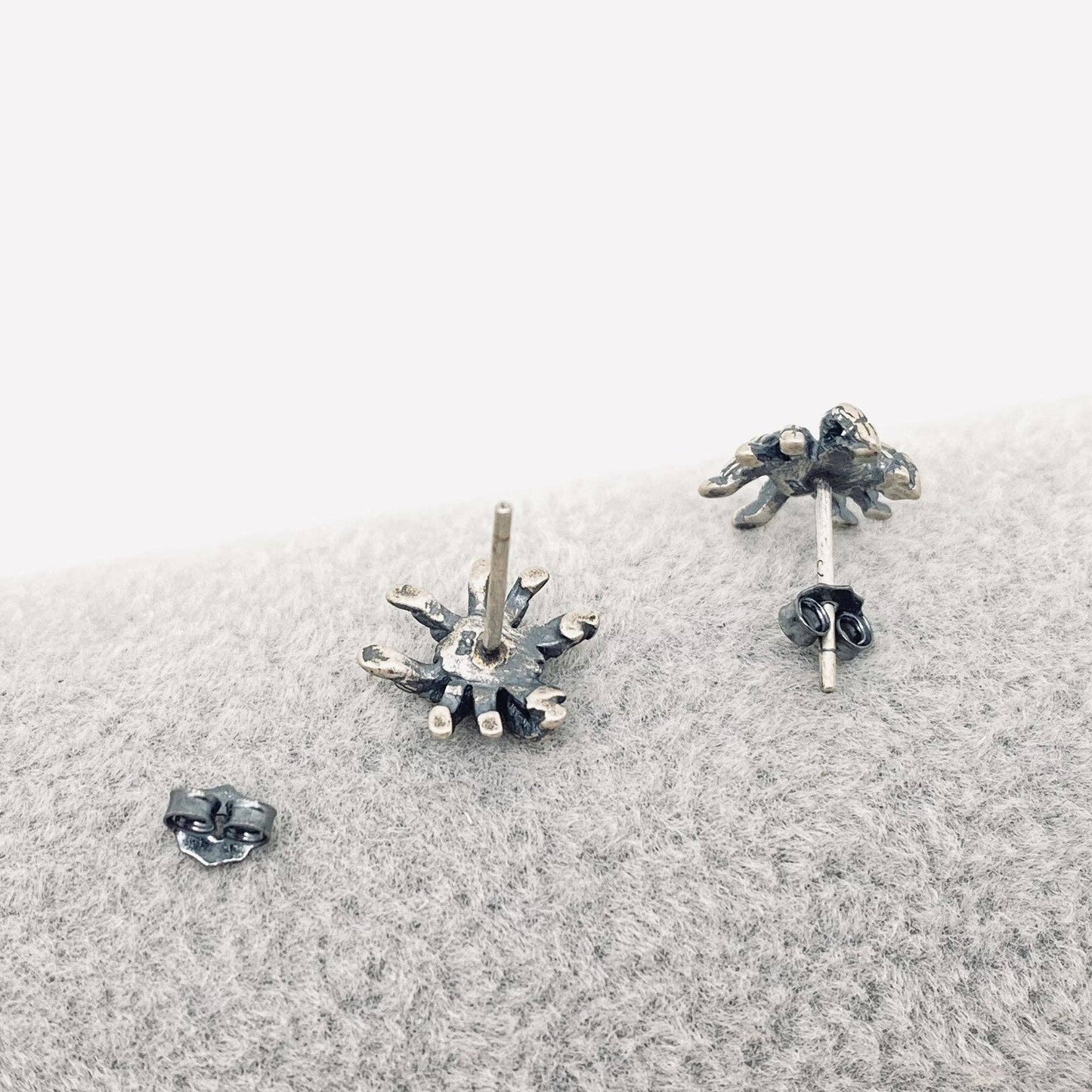 S925 Sterling Silver Gothic Spider Stud Earrings - GT: 1 pair