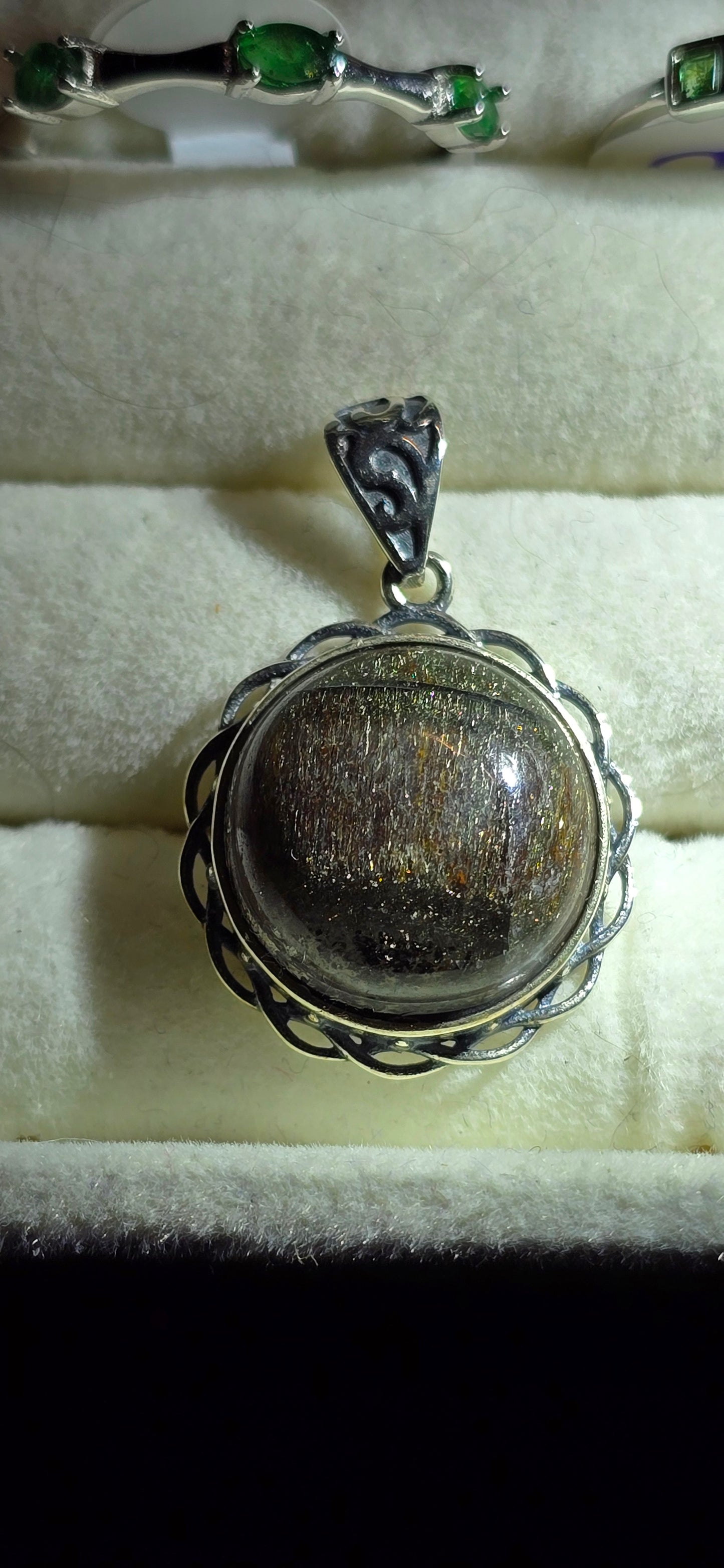 Blackbone Pendant