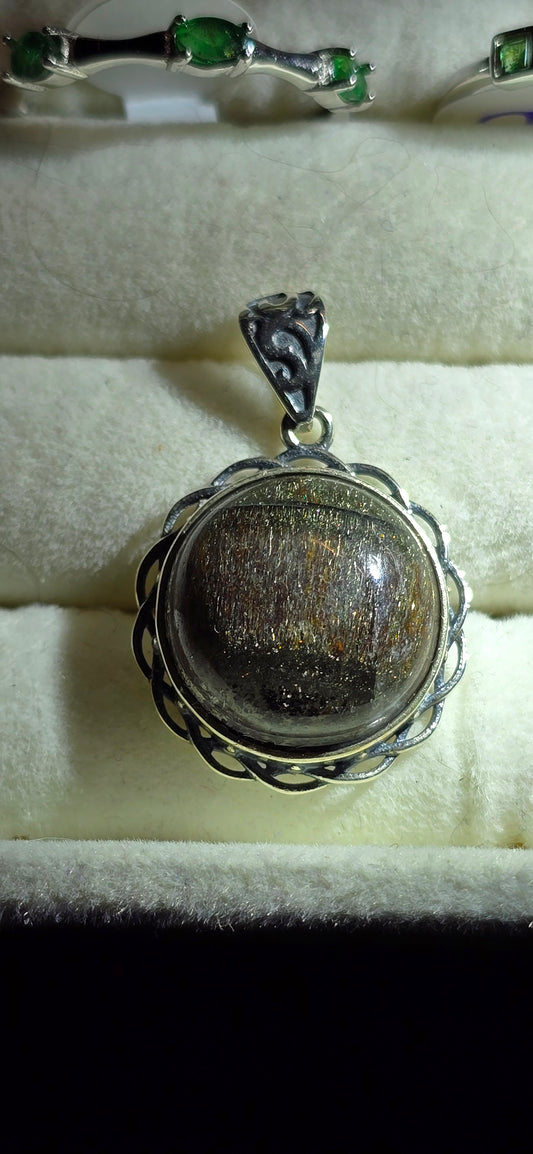 Blackbone Pendant